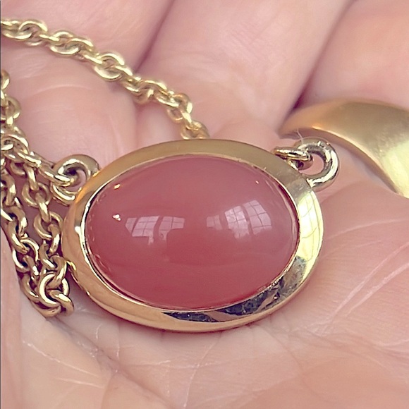 18k Gold Oval moonstone Pendant Necklace - Picture 4 of 7